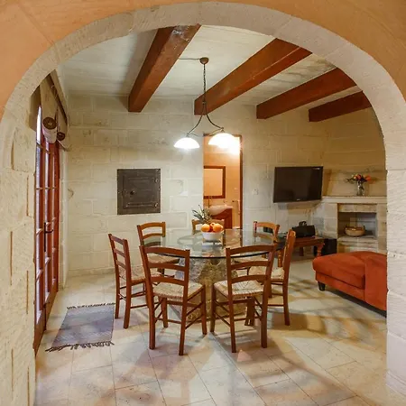 5 Bedroom With Private Pool & Views Gharb (Gozo)