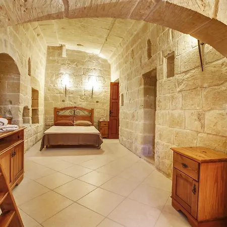 5 Bedroom With Private Pool & Views Holiday home *