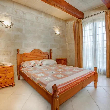 Ferienhaus 5 Bedroom With Private Pool & Views