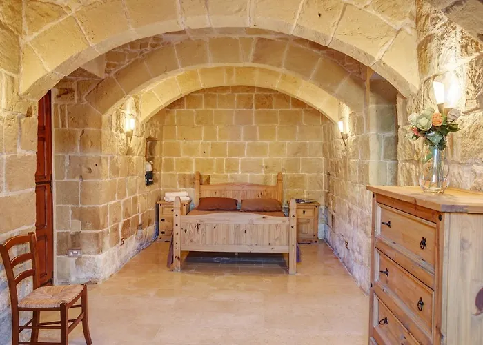 5 Bedroom With Private Pool & Views Holiday home