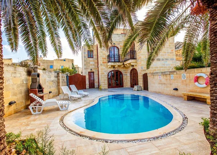 5 Bedroom With Private Pool & Views Holiday home