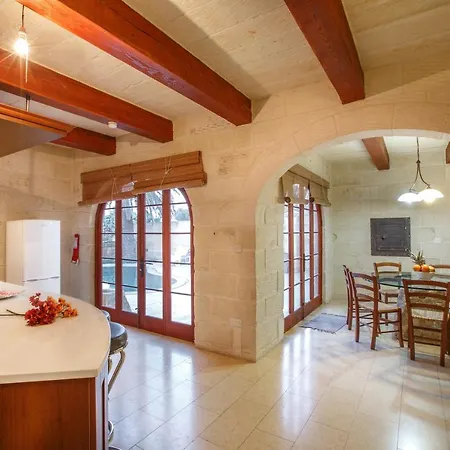 5 Bedroom With Private Pool & Views