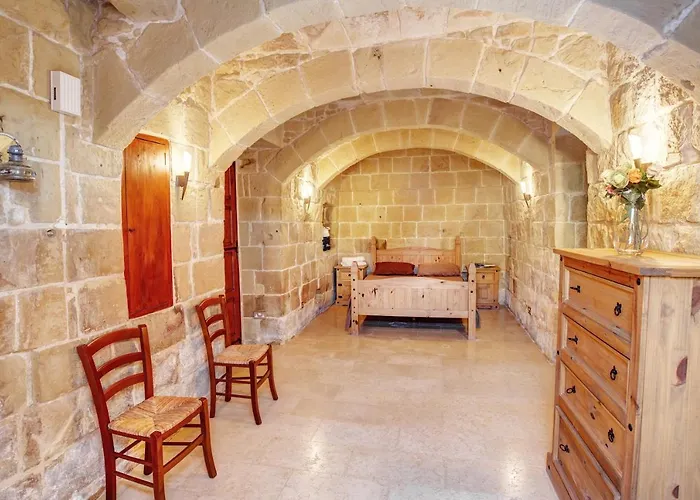 5 Bedroom With Private Pool & Views