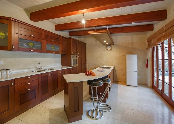 Case de vacanță 5 Bedroom With Private Pool & Views